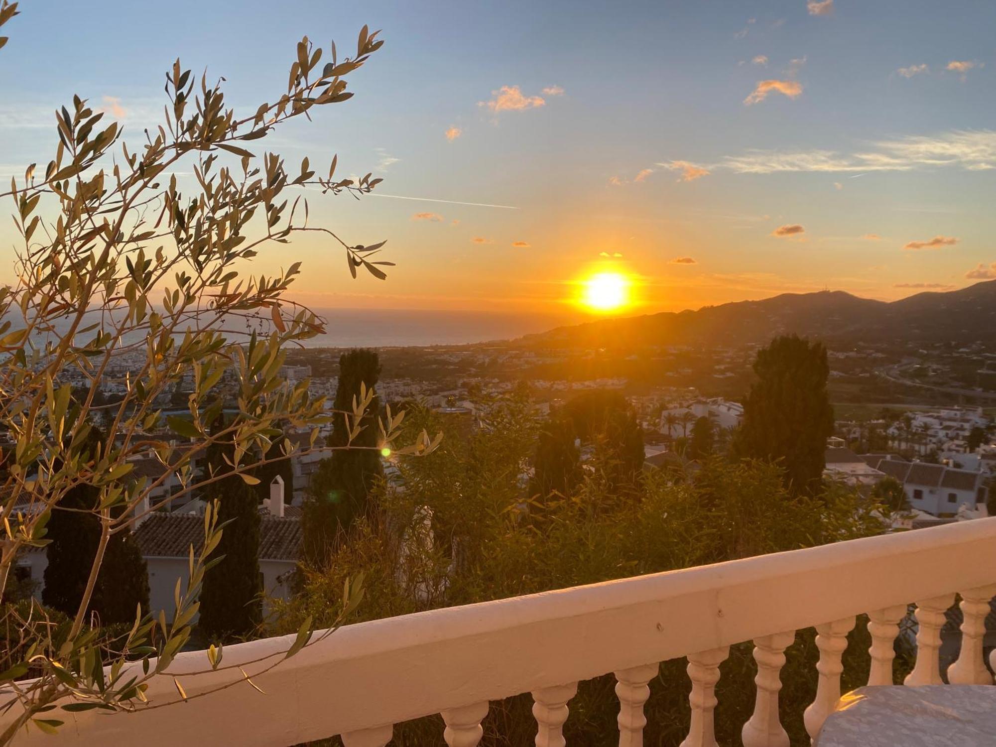 Precioso Apartamento Mandarinos Con Vistas Al Mar Nerja Luaran gambar